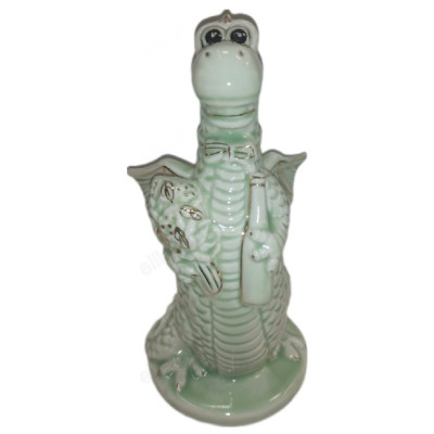 Сувенир С14 дракон фарфор с букетом и бутылкой