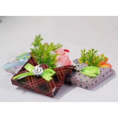 Сувенир магнит 8 марта цветок в конверте-1