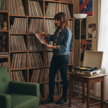 Виниловый проигрыватель RITMIX LP-100 Cream-9